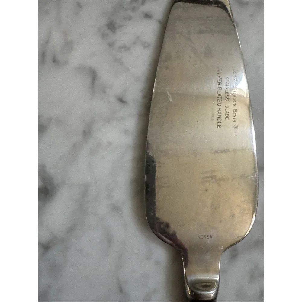 Rogers Bros Stainless KINGS STYLE Shell Motif 2 pc Serving Set 1847 E.P. Korea